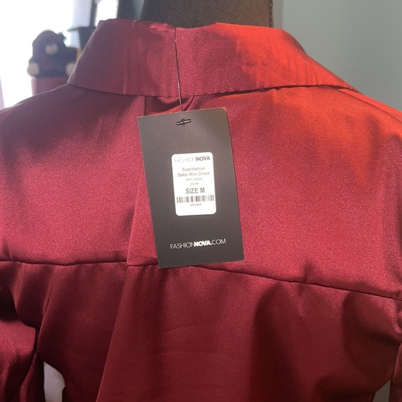 Burgundy dress Fashion nova - Picture 9 of 9